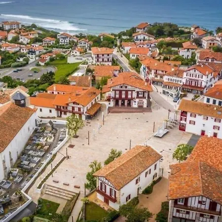 Beautiful House Near The Beach, 4 Bedrooms *