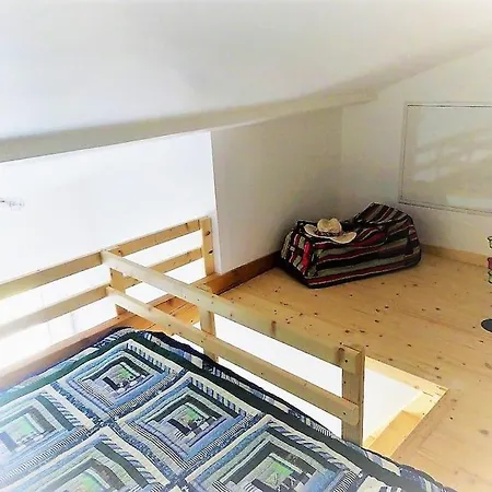 Beautiful House Near The Beach, 4 Bedrooms בית נופש