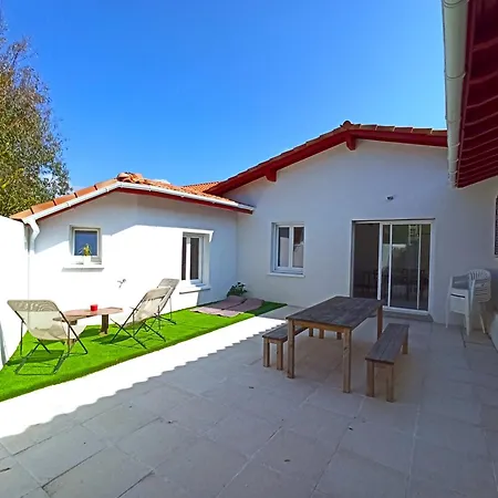בית נופש Beautiful House Near The Beach, 4 Bedrooms